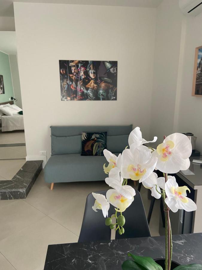 Maqueda Suites Палермо Екстериор снимка